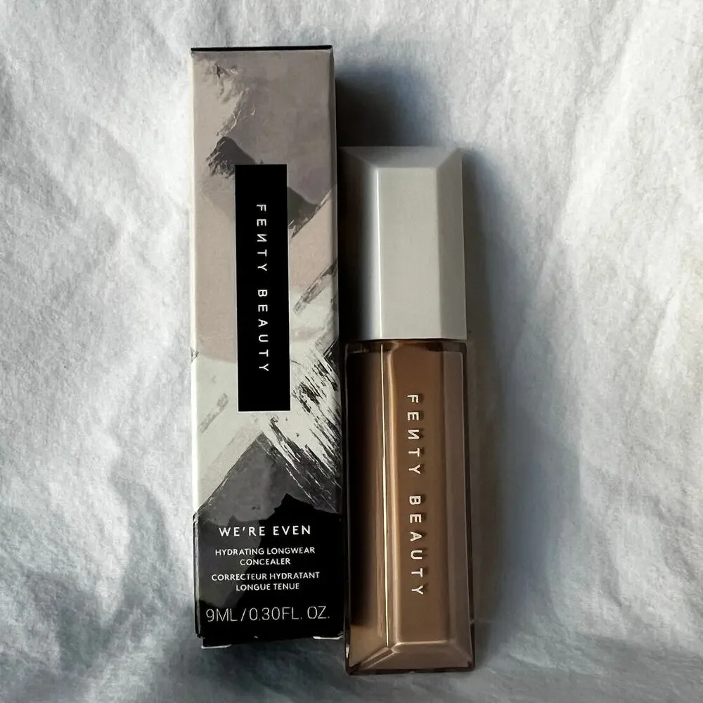 We're Even Hydrating Longwear Concealer | 200 C light pink undertones